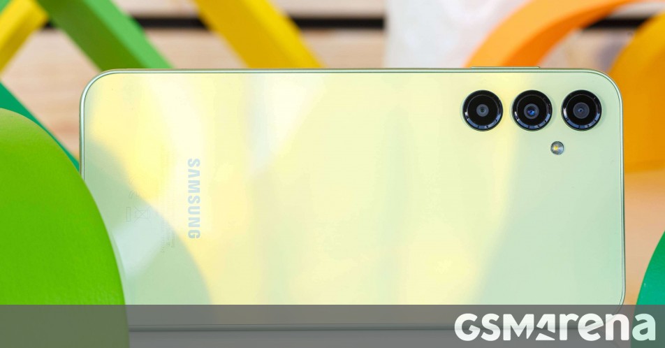 مستقبل التحديثات ينتظر Galaxy A24 4G: سامسونج تبدأ اختبار One UI 9 المثير!